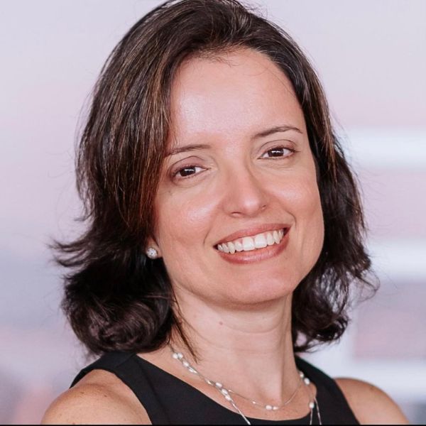 Dra. Flávia Fernandes